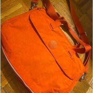 Kipling laptop bag with working zippers